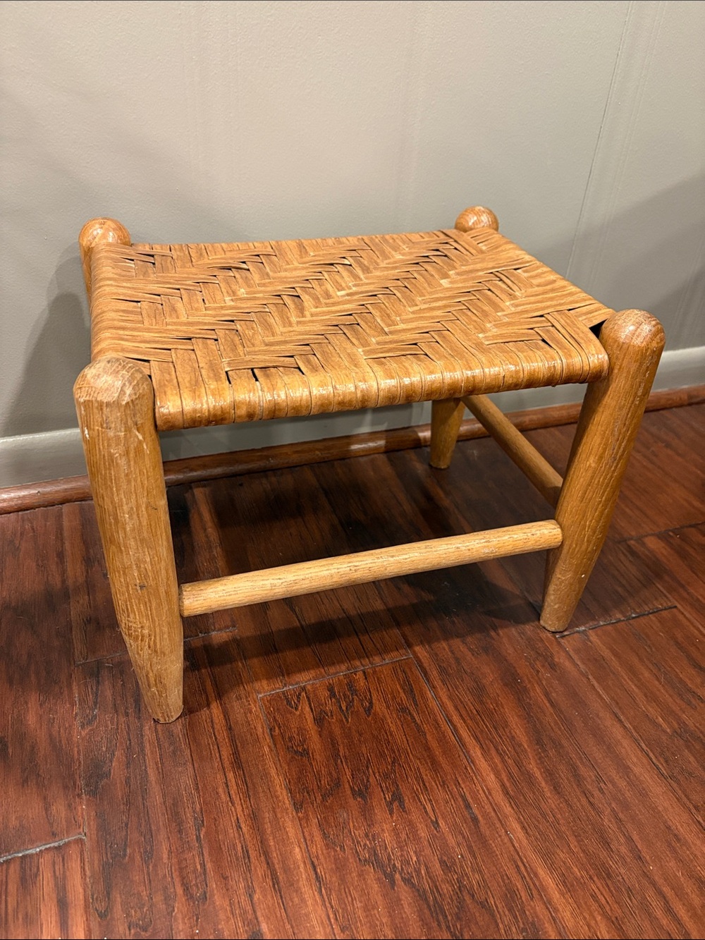 VTG Rustic Wood Footstool w/ Hand Woven Seat Primitive Shaker Style Small Bench